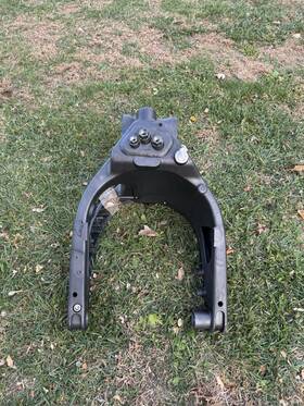 K0003.02a8ybp Buell 04 Xb 12 9 Lightning Firebolt Rear Fork Swing Arm Oil Tank