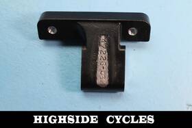 47226-06 Harley-davidson 1396 06 Dyna Isolator Engine Motor Mount Bracket