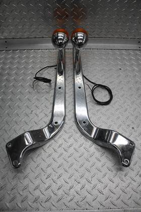7813186 Harley-davidson 1998 Softail Custom Fxstc Rear Fender Grab Rail With Turn Signals