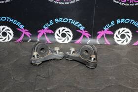 17635-ks6-701 Honda 1988 87-92 Cr125r Oem Front Gas Tank Bracket Mount Mounts Damper 17635-ks6
