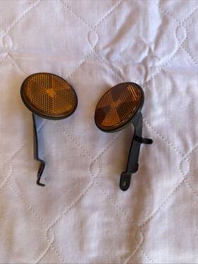 33742-hb9-641 Honda Super Cup 125 Front Left And Right Fender Mount Amber Reflector With