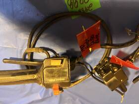 53140-kv7-670 Honda 1987 Ch150 150 Elite Scooter Oem Left And Right Throttle Switches Lot 2988