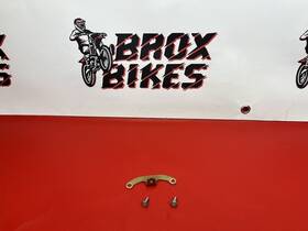 64111-kn4-000 Honda 1990 Xr100r Xr100 Xr 100 Number Plate Stay Mount Bracket