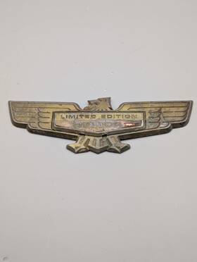 81128-mg9-950 Honda Rare Goldwing Ltd Oem Upper Trunk Emblem Limited Edition