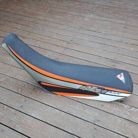 4349993 Ktm 1995 250 300 Gripper Ceet Seat Oem 4349993 Ktm 1995 250 300 Gripper Ceet Seat Oem