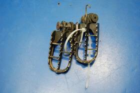 43561-36e40-019 Oem Suzuki 2001 96-06 Rm125 Rm250 Drz400 Set Step Foot Rest Pegs Arm Stand