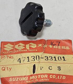 47130-33101 Suzuki Nos Genuine Gt Re5 Gt380 Gt550 Side Cover Panel Knob Oem New