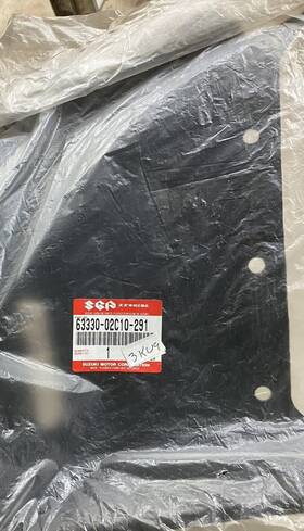 63330-02c10-291 Suzuki 6333002c10291 Body Mudguard - New Genuine Oem Part