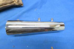 97-4481 Triumph Nos Right Hand Fork Shroud Chrome T140 # Factory