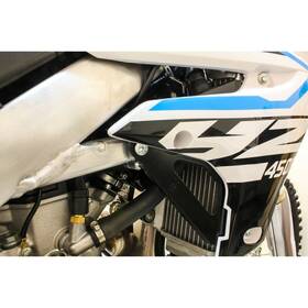18-b124 Works Radiator Brace Black Yam