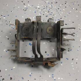 1j3-21170-02-33 Yamaha Battery Box / Support Tray Holder 76-77 Xs500 Oem