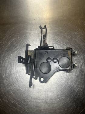 1ws-21158-00-00 Yamaha 2017 Fz07 Front Gas Tank Bracket Mount #1162