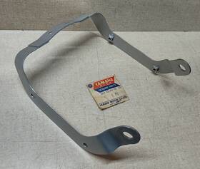 263-21685-00-35 Yamaha Front Number Plate Bracket At1m 1969 At1mb 1970 At1mx 125
