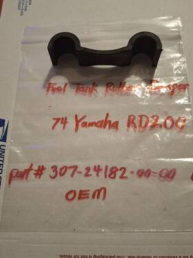 307-24182-00 Yamaha 1974 Rd200 Fuel Tank Dampener. Oem # 307-24182-00. Euc. Free Shipping