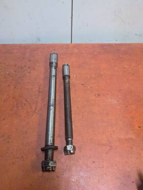 341-25181-01-00 Yamaha 79 Xs1100 Rear Front Wheel Rim Axle Pivot Bolt
