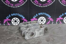 57h-25389-01-00 Yamaha 1986 86-88 Yz125 Oem Swingarm Raer Chain Tensioner Adjustment Brackets