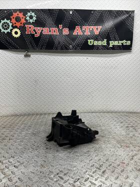 5bn-82129-00-00 Yamaha 1999 V Star 650 Xvs650a Classic Battery Box C6318