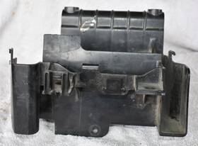5s7-2177g-00-00 Yamaha 2010 V Star 950 Xvs950 Battery Tray Box Holder H1
