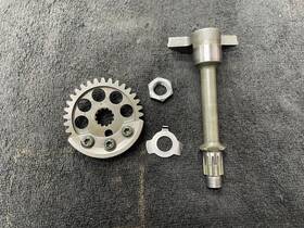 5ta-11455-11-00 Yamaha Oem Balancer Shaft With Drive Gear Lock Plate And Nut