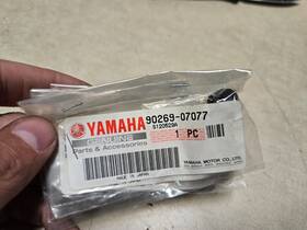 90269-07077 Yamaha Lot Of 6 Oem Rivet