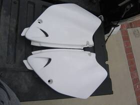 Yamaha 96-01 Yz125 Yz250 96 97 98 99 00 01 And R&l Side Number Plates Very Good Cond